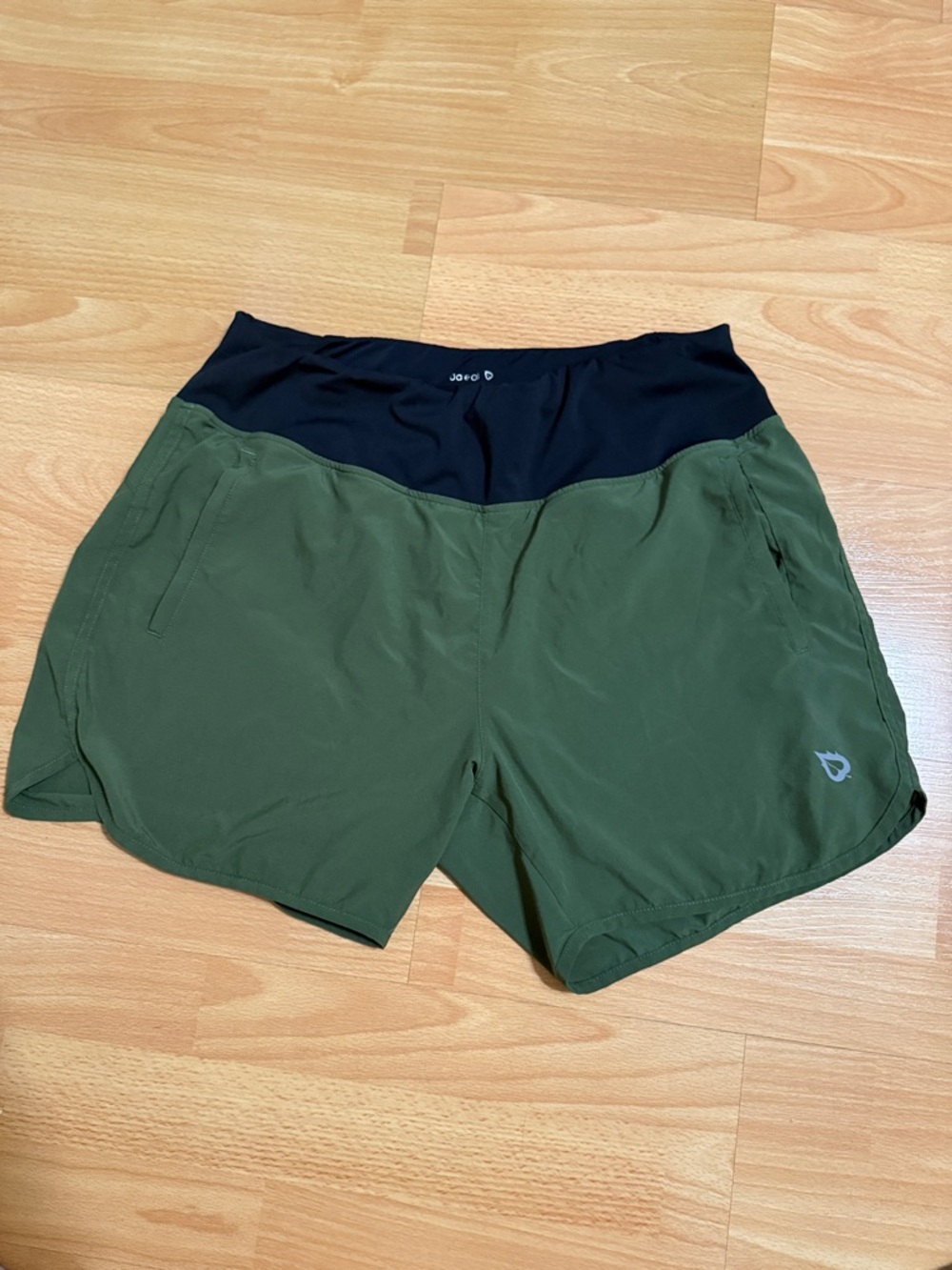 Baleaf L women’s  Olive Green Active Shorts with Black Waistband